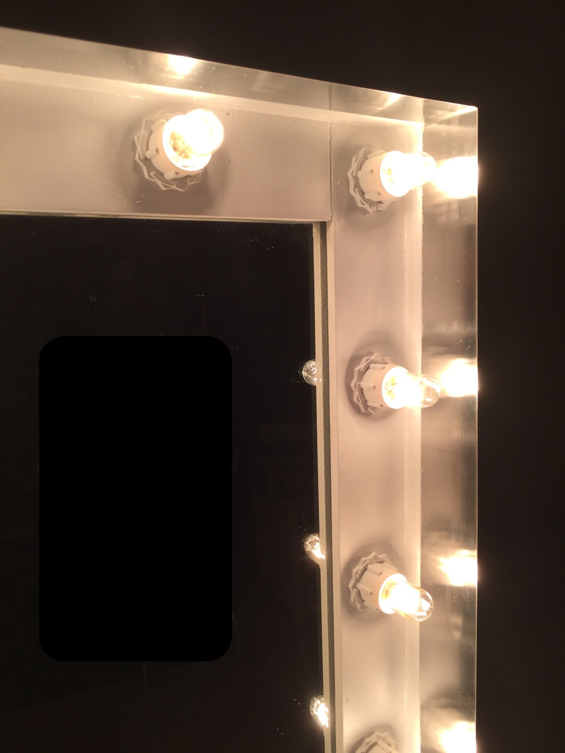 Marquee bulb mirror