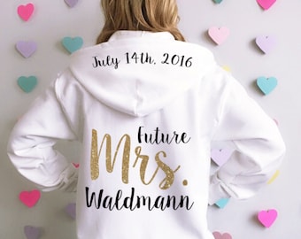 Bride Hoodie Jacket. Bridal Sweatshirt. Wedding Sweatshirt. Bride Jacket. Bridal Hoodie. Custom Bride Hoodie with date. Last Name