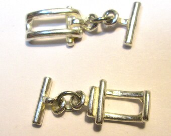 One Vintage Sterling Silver Toggle Clasp