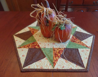 Autumn Table topper, Fall Table mat, Fall table Centerpiece, Quilted Table Mat, Autumn Quilted Table Mat