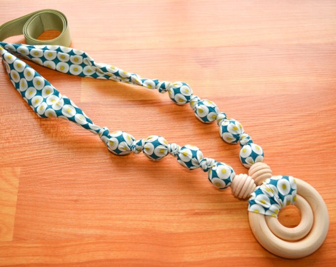 ORGANIC Breastfeeding Nursing Necklace, Teething Necklace, Babywearing Necklace, Fabric Necklace, - Double Ring - Bursts on Blue