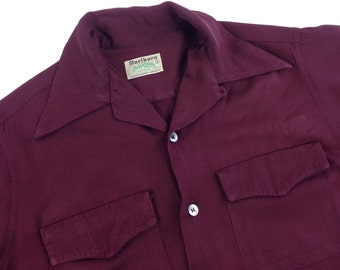 1940's Rayon Gabardine Shirt in a Maroon / Flap Patch pockets / Loop Collar / Men's SMALL
