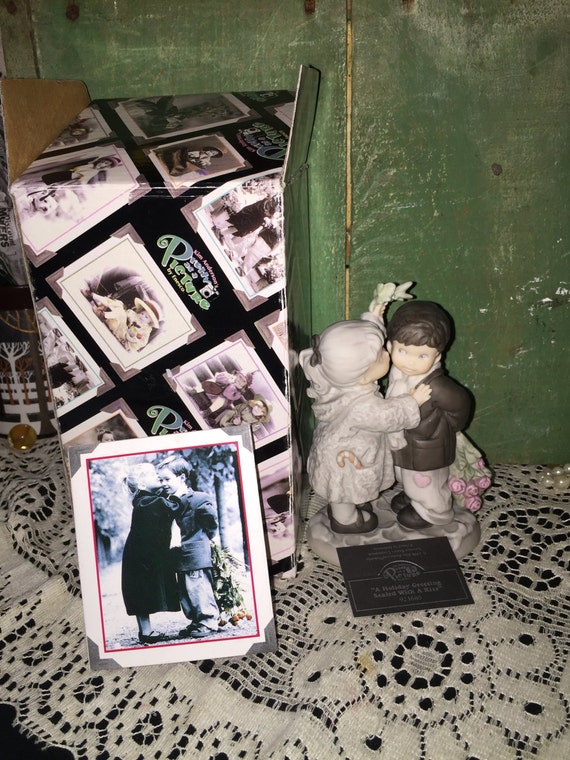 Pretty as a Picture Figurine A Holiday Greeting Sealed