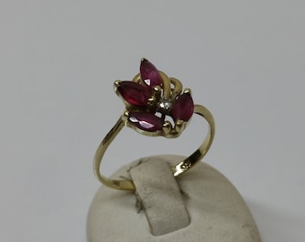 Ring gold 585 with rubies and diamond 0.03 ct GR190