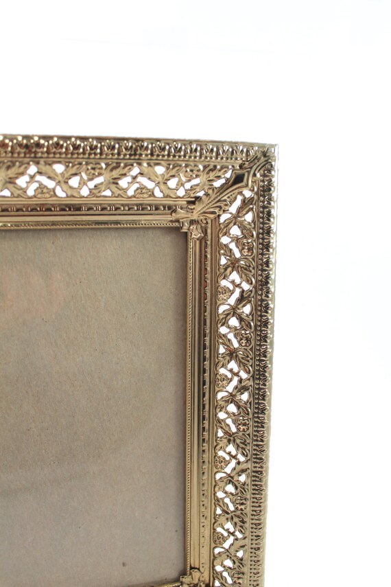 Vintage 5x7 picture frame antique gold tone metal empty