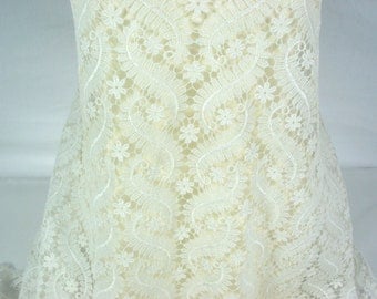 Flora guipure ~ Couture lace ~ Guipure lace~ Ivory ~ Off White ~ Floral design ~ Double scallop ~ Bridal lace~ Wedding fabric ~ No 51