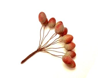 Vintage millinery fruits. SPECKLED BERRIES. Hat trim. Supply clusters