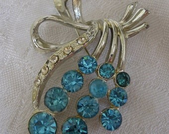VINTAGE Blue Rhinestone Cascading Flower Costume Jewelry Brooch