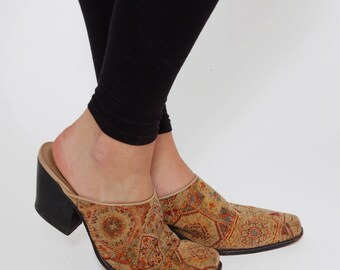 Vintage 80s KILIM Shoes TAPESTRY Mules Earth Tone Leather & Fabric Clogs SOUTHWESTERN Slip On Shoes Ethnic Shoes Size 6.5