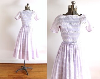 1950s Dress / 50s Dress / 50s Lilac Purple Eyelet Full Skirt Dress