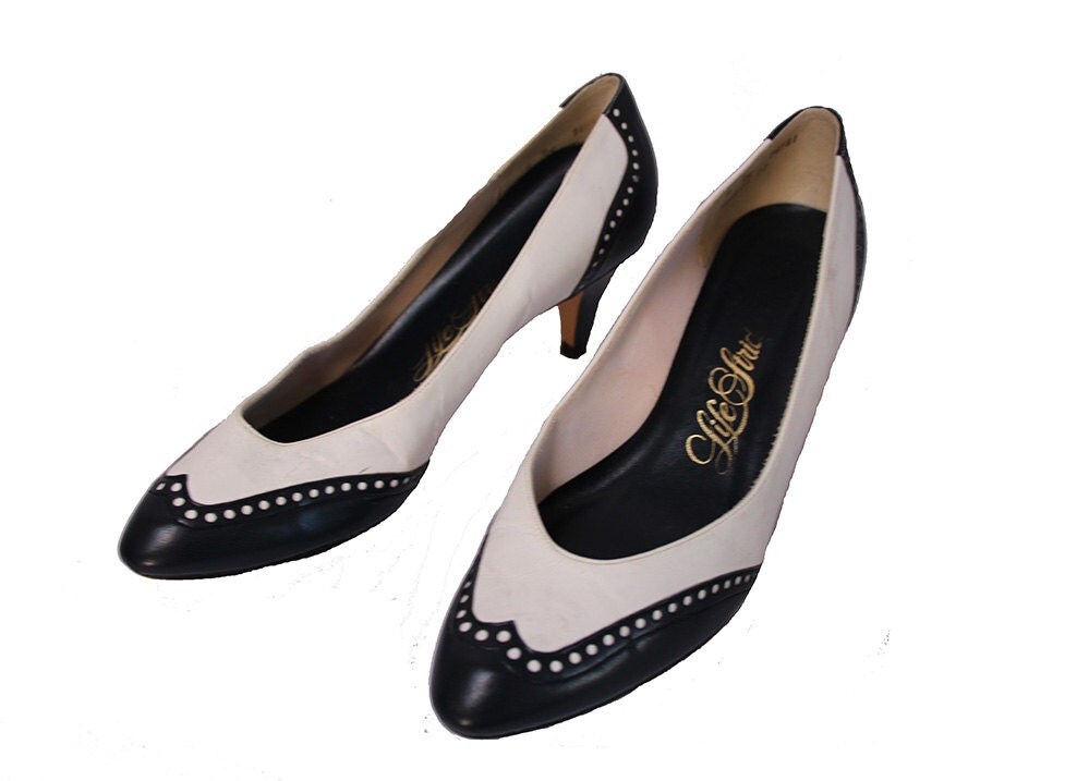 Vintage 60's Black & White Spectator Heels Womens Wingtip