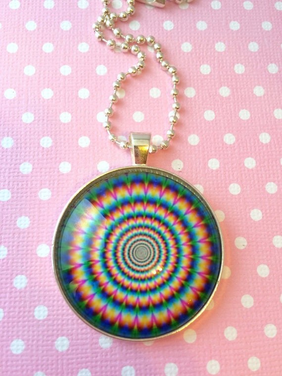 Optical Illusion Pendant / Hypnotic Necklace / Hypno Jewelry
