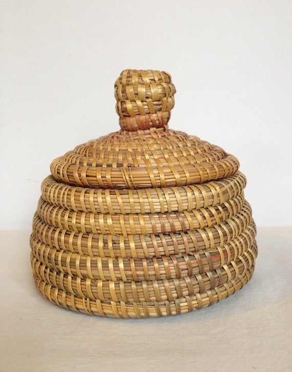 Vintage Hand Woven Small Basket with Lid by BrightKidsEnterprise