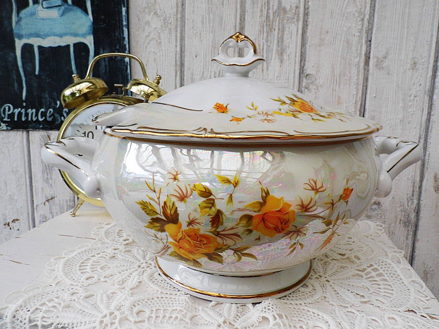 Old Soup tureen Terrine Porcellain nacre Decor Roses