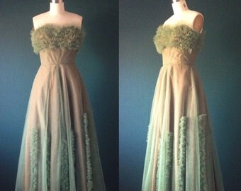 Green gown-Green dress-1950s dress-Green prom dress-Tulle dress-50s prom dress-A line dress-Tulle gown-Sweetheart gown-Strapless prom dress