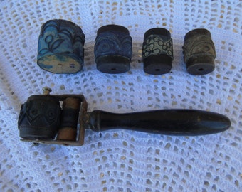 French antique embroidery roller tool with 5 different pattern rollers. (A.2/1516)