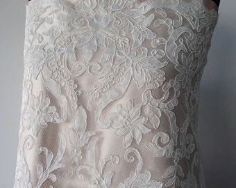 Ivory bridal lace fabric corded lace Alencon, scallop edging, Baroque floral lace for wedding dress