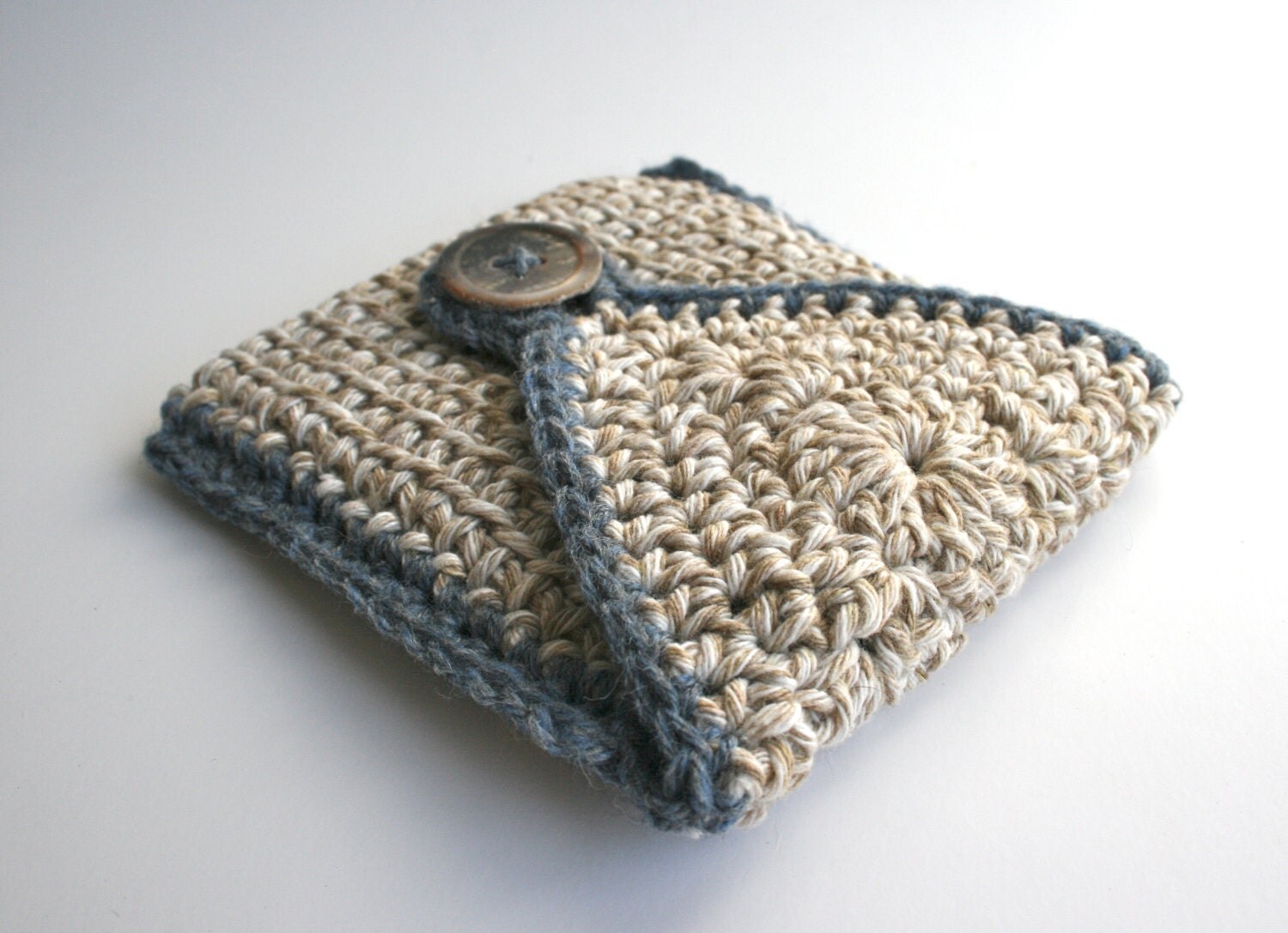 Crochet purse with button / coin purse / trinket pouch
