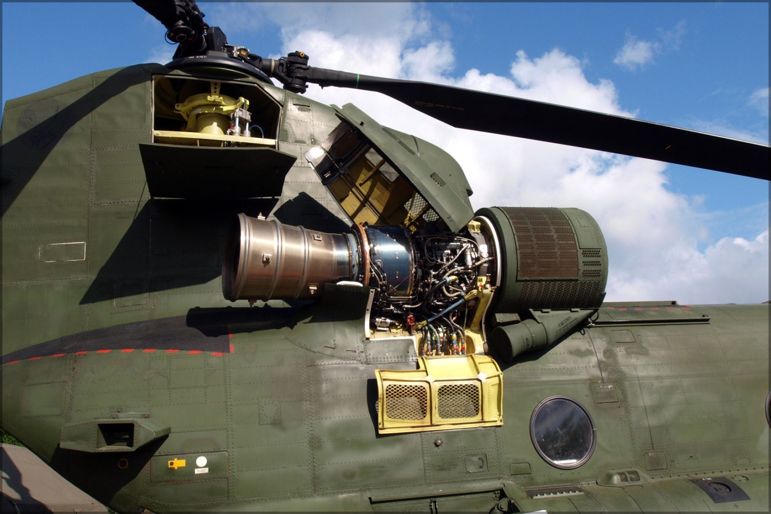 24x36 Poster . Boeing Ch-47D Chinook Helicopter Engine