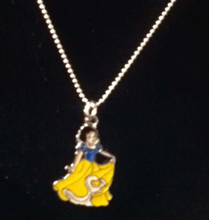 Snow White earrings by worldwideearrings on Etsy