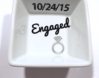 Customized Engaged Ring Dish, Ring Dish, Ring Holder, Personalized Engagement gift, Engagement Idea, Gift for Bride to be, Future Mrs Gift