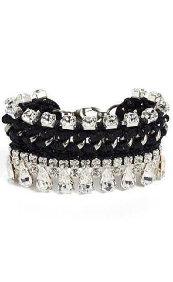 25PCS 10mm Sew on Loose Rhinestones comes in a GOLD colored prong