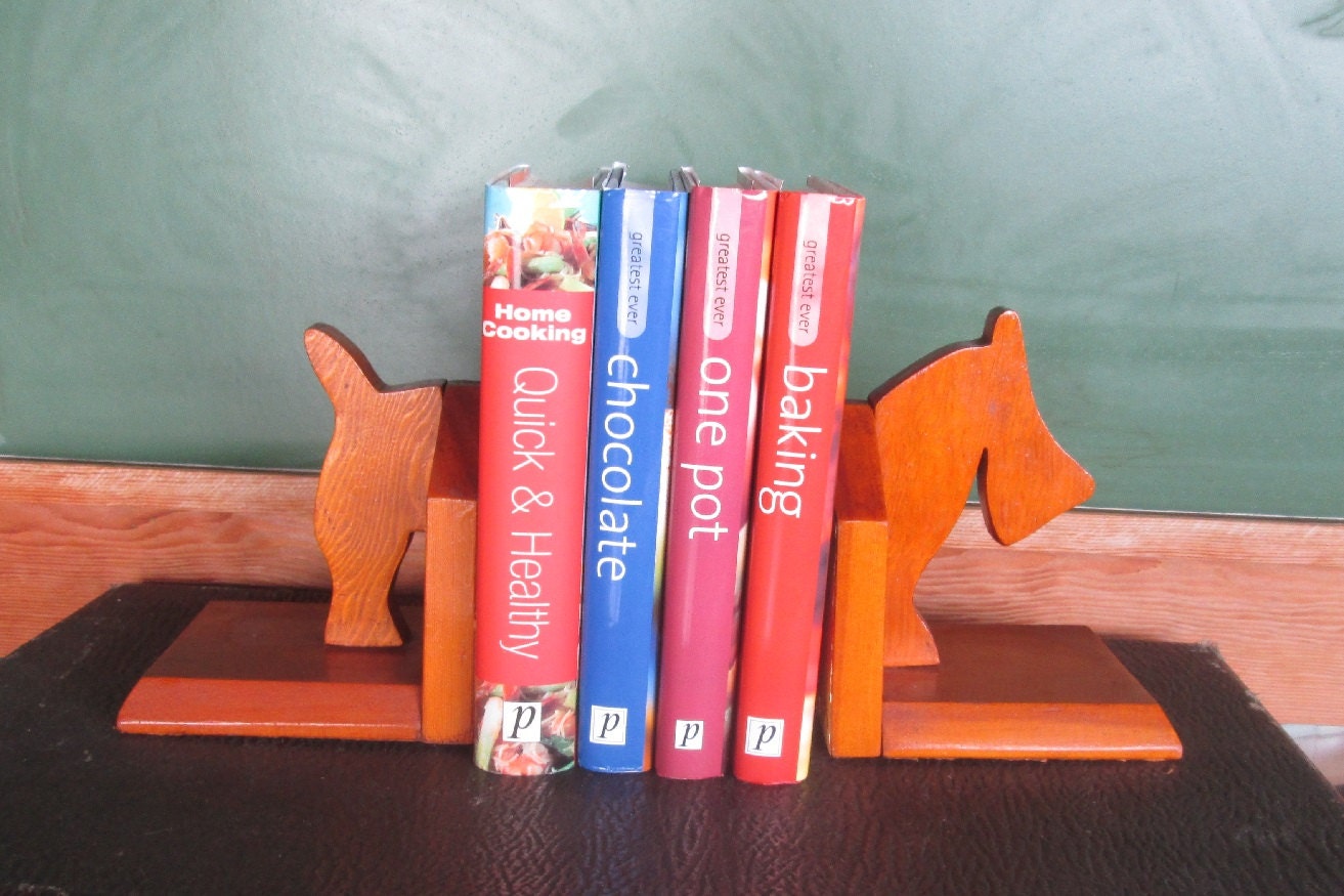 Vintage Wooden Dog Bookends Handmade vintage wood by MojosBooks