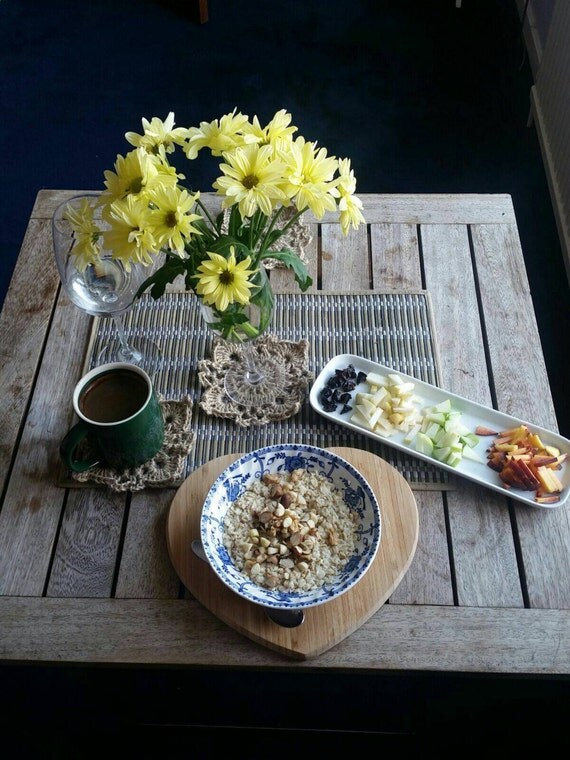 Coaster set of natural jute. Hand crocheted. Set of four (4). Eco-friendly.