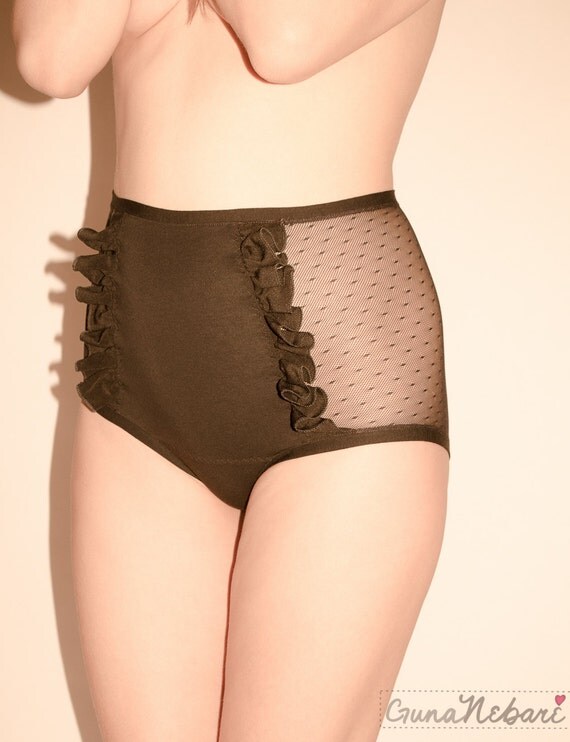 Eco cotton and mesh high waist panties with silk ruffles.