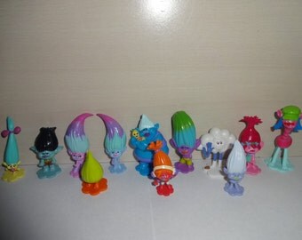 Mister A Gift Dreamworks Trolls set of 12 plastic Cake Toppers