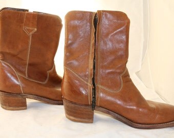 Vintage leather cowboy boots 9 D