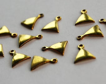 Vintage Brass Triangle Pendants Beads 12 Dangles 9mm