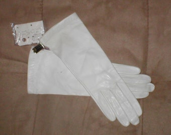 Vintage White Kid Leather Bridal Gloves