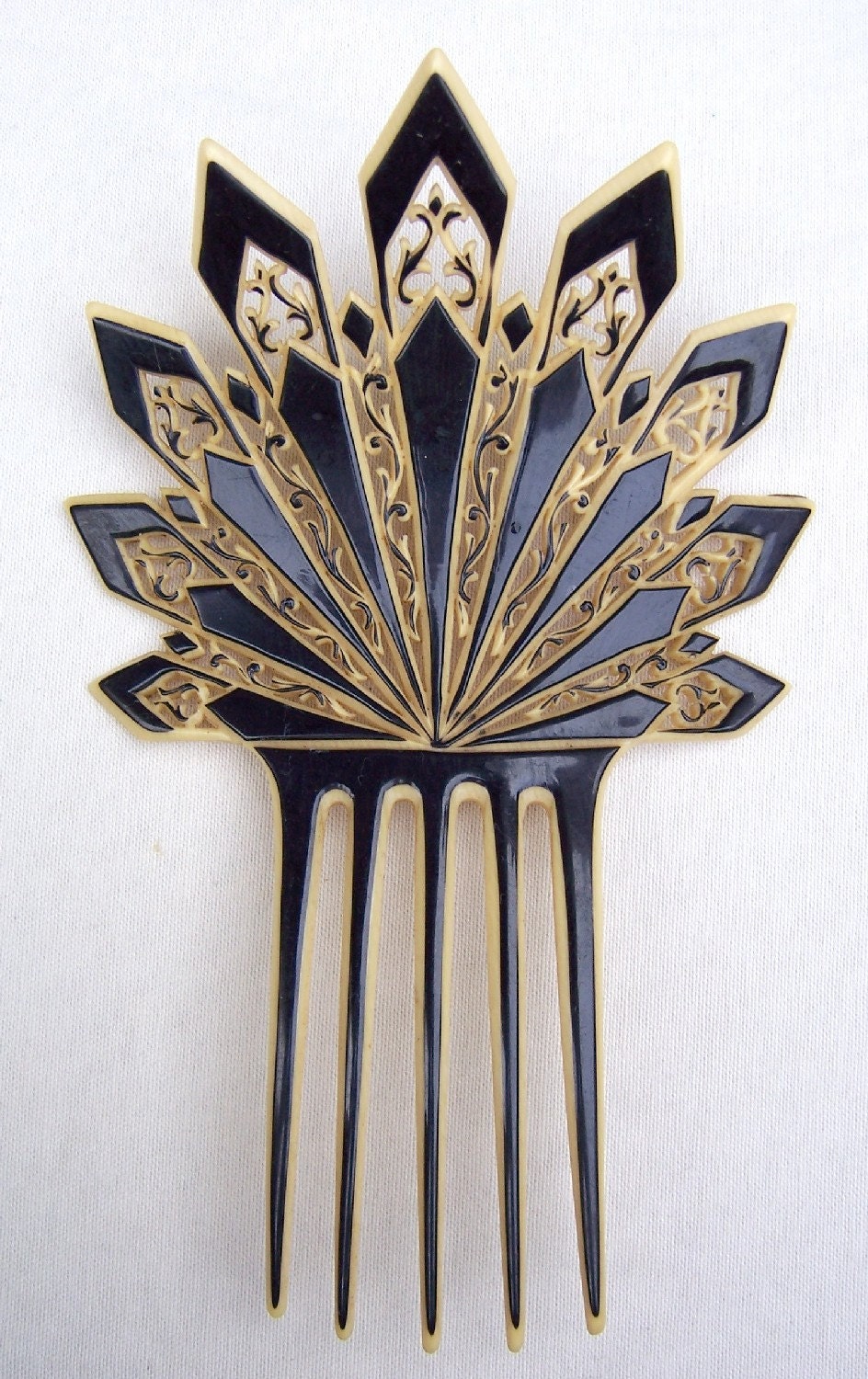 Art Deco hair comb black and white Spanish style comb hair