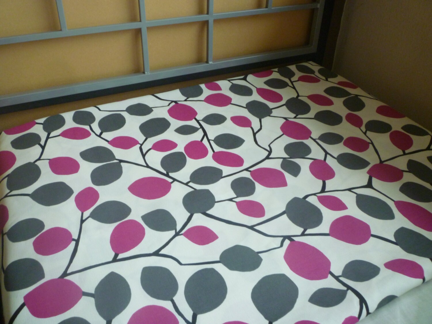 Fuschia Pink Bed Runner Throw Funky Retro Grey Floral Over 6ft