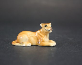 Vintage Miniature Bone China Lion Figurine (E6935)