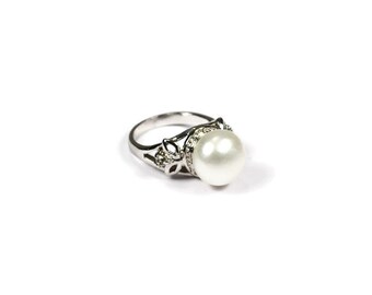 White Cultured Freshwater Pearl Ring, Silver Tone, Nontraditional Engagement Ring, June Birthstone, Size 4