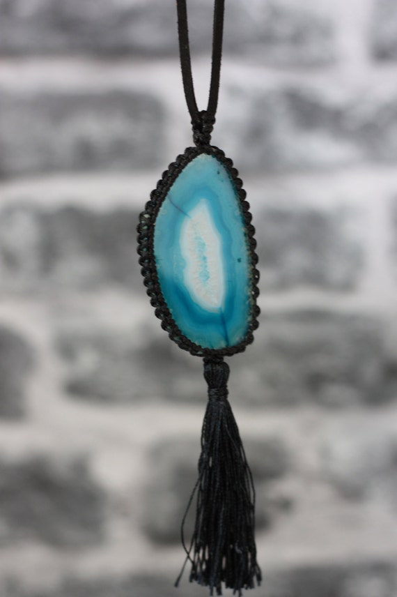 AGATE CRYSTAL NECKLACE- Healing Crystal Jewellery- Macrame Necklace- Tribal Jewelry- Boho- Bohemian Necklace- Accessories- Tassel Necklace