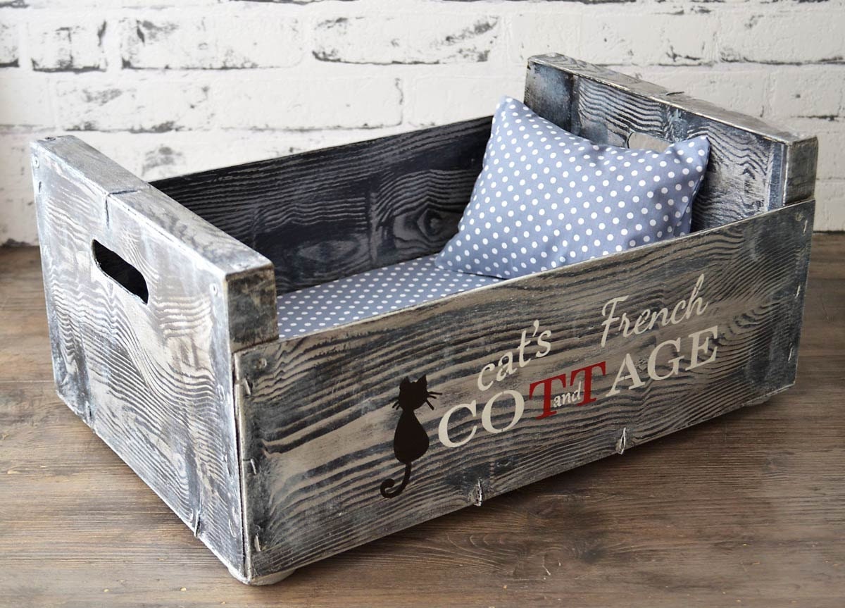 Cat bed handmade recycled wooden crate old by TandTatelier