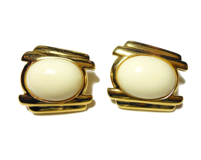 Trifari 1980S earrings, creamy white lucite cabochon, gold columns on sides, clip earring, off white, winter white