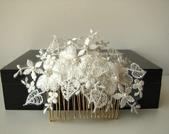Bridal lace hair comb Ivory wedding headpiece White floral wedding hair piece Beaded lace