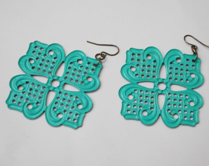 Boho turquois Dangle earrings - Aqua blue enamel coated Metal - drop pierced earrings