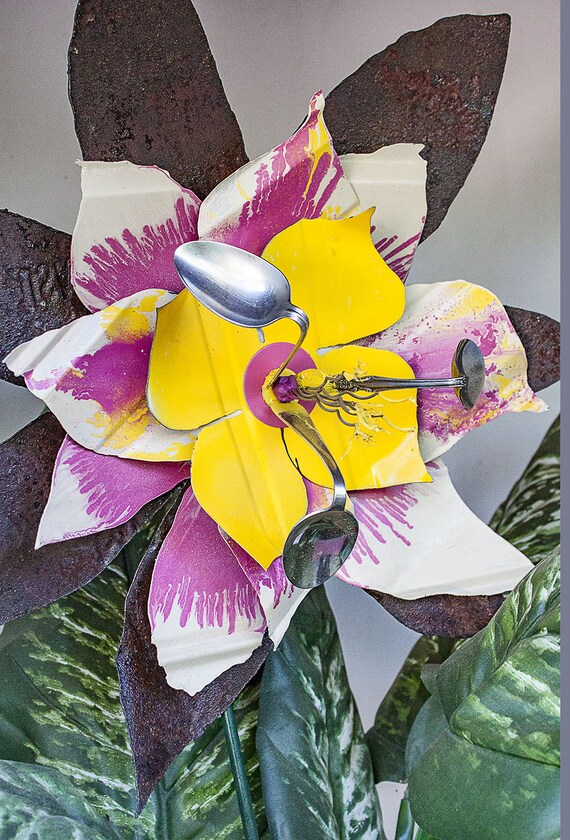 Huge Recycled Metal Flower Wall Art Rusty Metal Yard Art