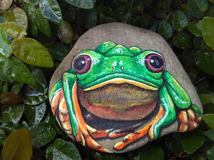 Painted Stones/Outdoor garden Rock/Painted Rock/Frog Garden