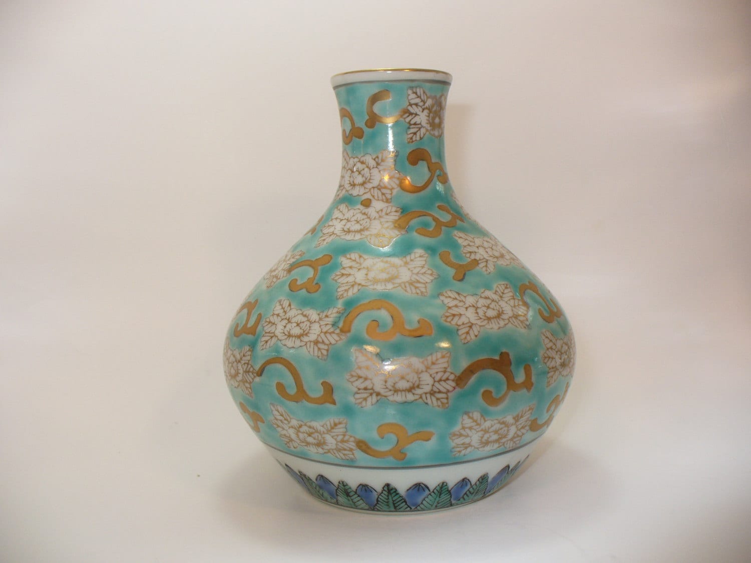 Vintage Gold Imari Hand Painted Vase