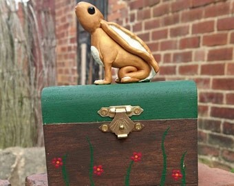 Moon gazing hare. Moon hare. Trinket box. Jewellery box. Moon hare box.