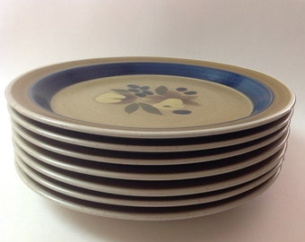 Premiere Potterskraft "Country Home" Dinner Plates, Set of 7, 1970s Japanese Stoneware Dinner Plates