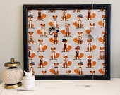 Tableau d'affichage babillard aimanté recouvert tissu de renards roux orange noir gris organisation bureau mémo chambre enfant