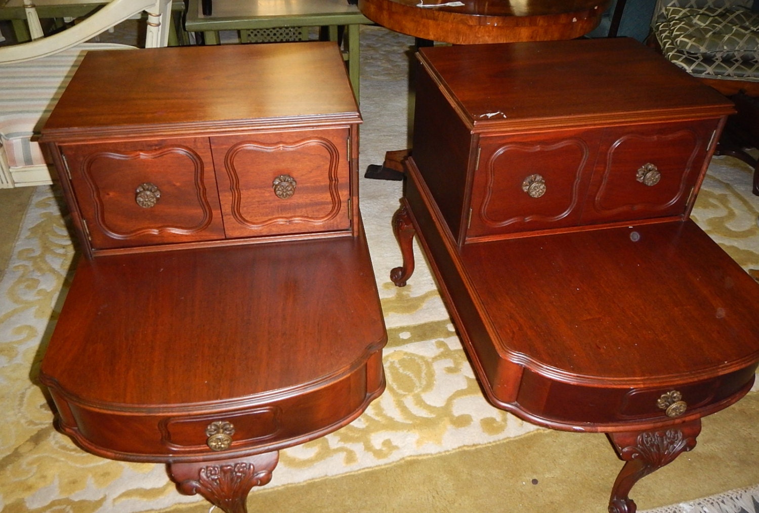 Pair 1940's Wooden End Tables by ELRAYOFDELRAY on Etsy