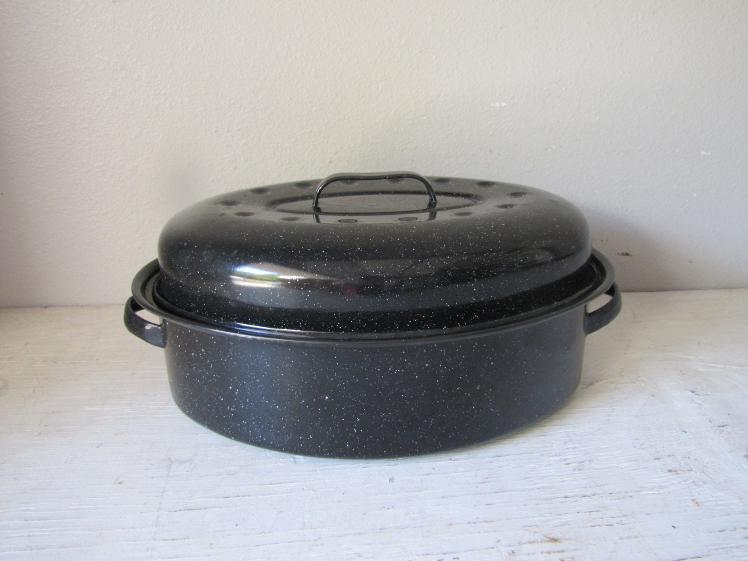 Vintage Black Enamelware Roasting Pan w/Lid Speckled